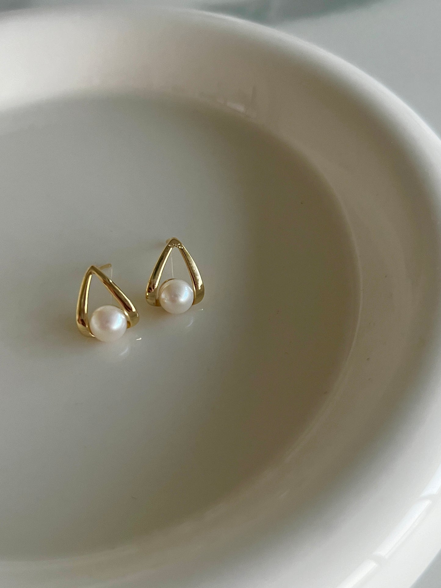 Chic Golden Freshwater Pearl Earrings