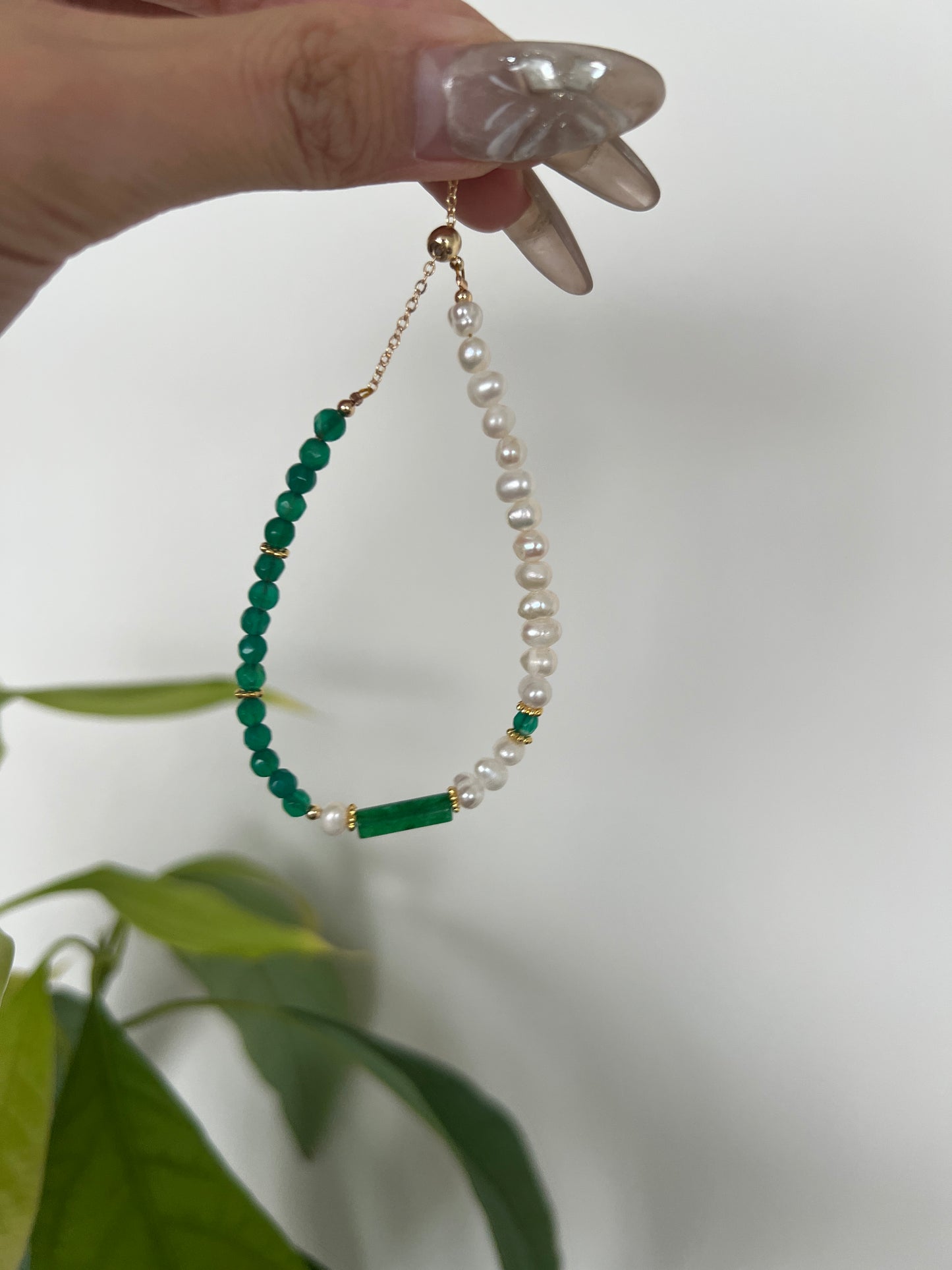 Exquisite Green Stone Freshwater Pearl Bracelet