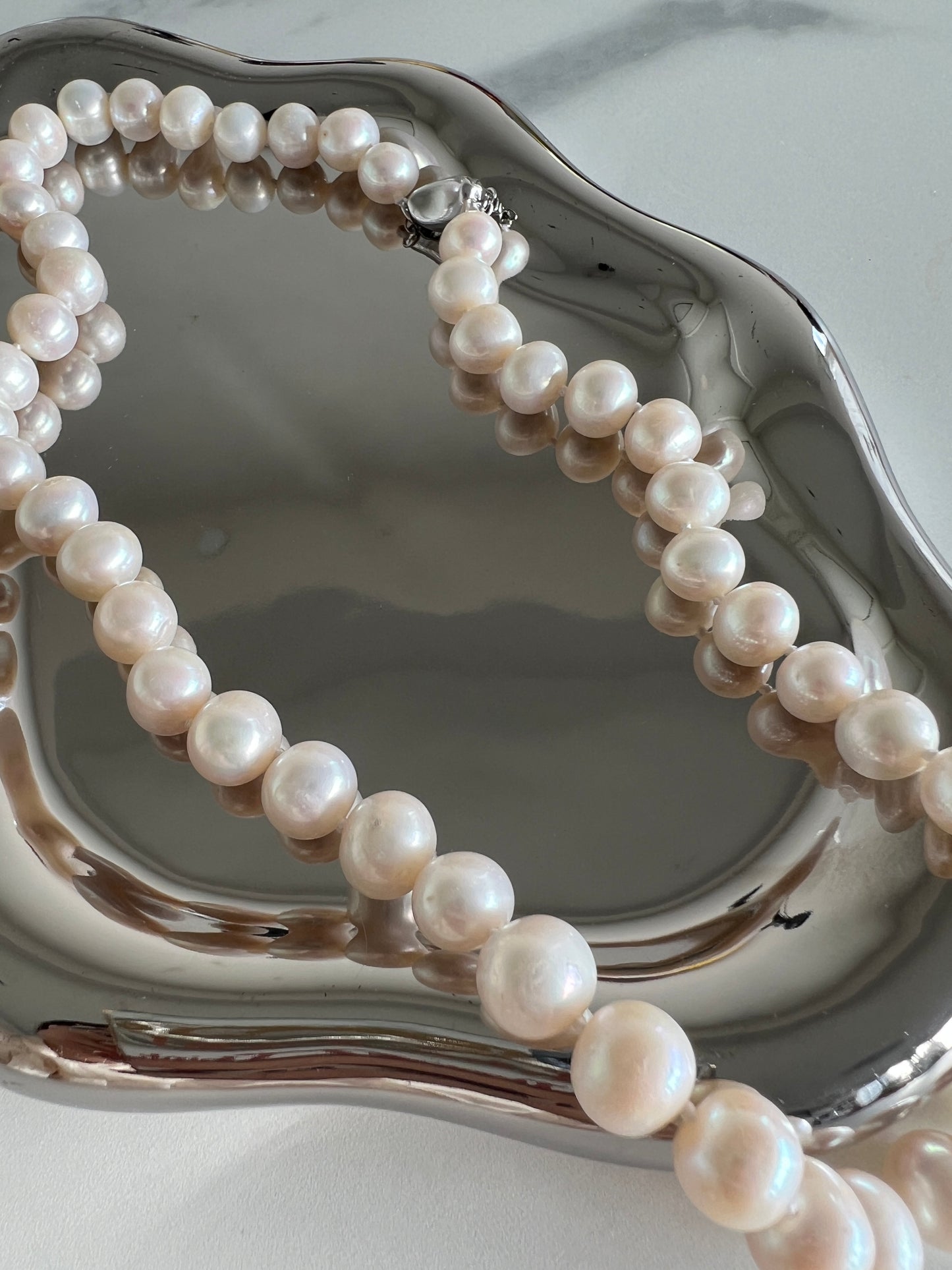 Elegant Classic Freshwater Pearl Necklace