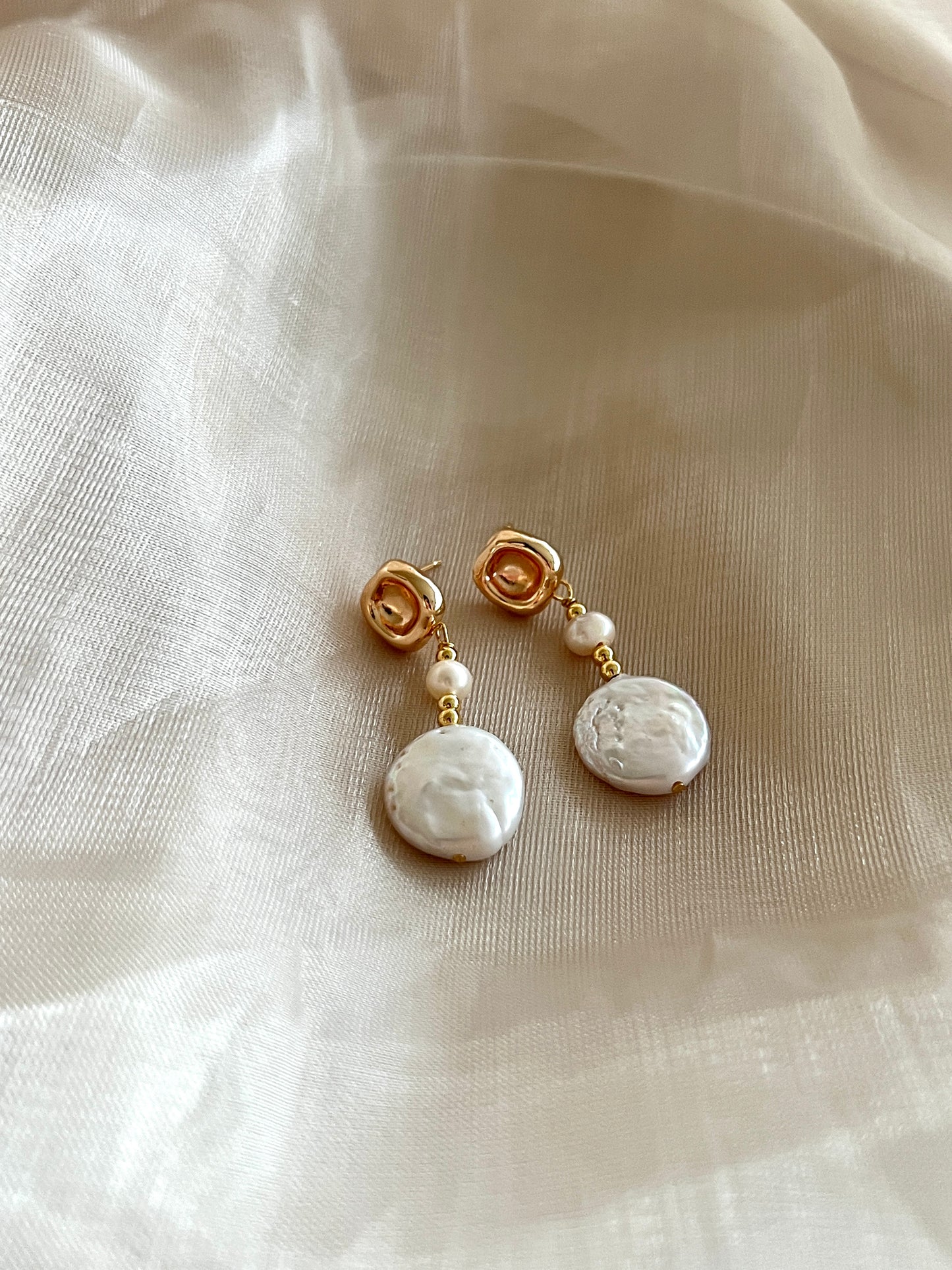 Oceanic Moana Pearl Earrings