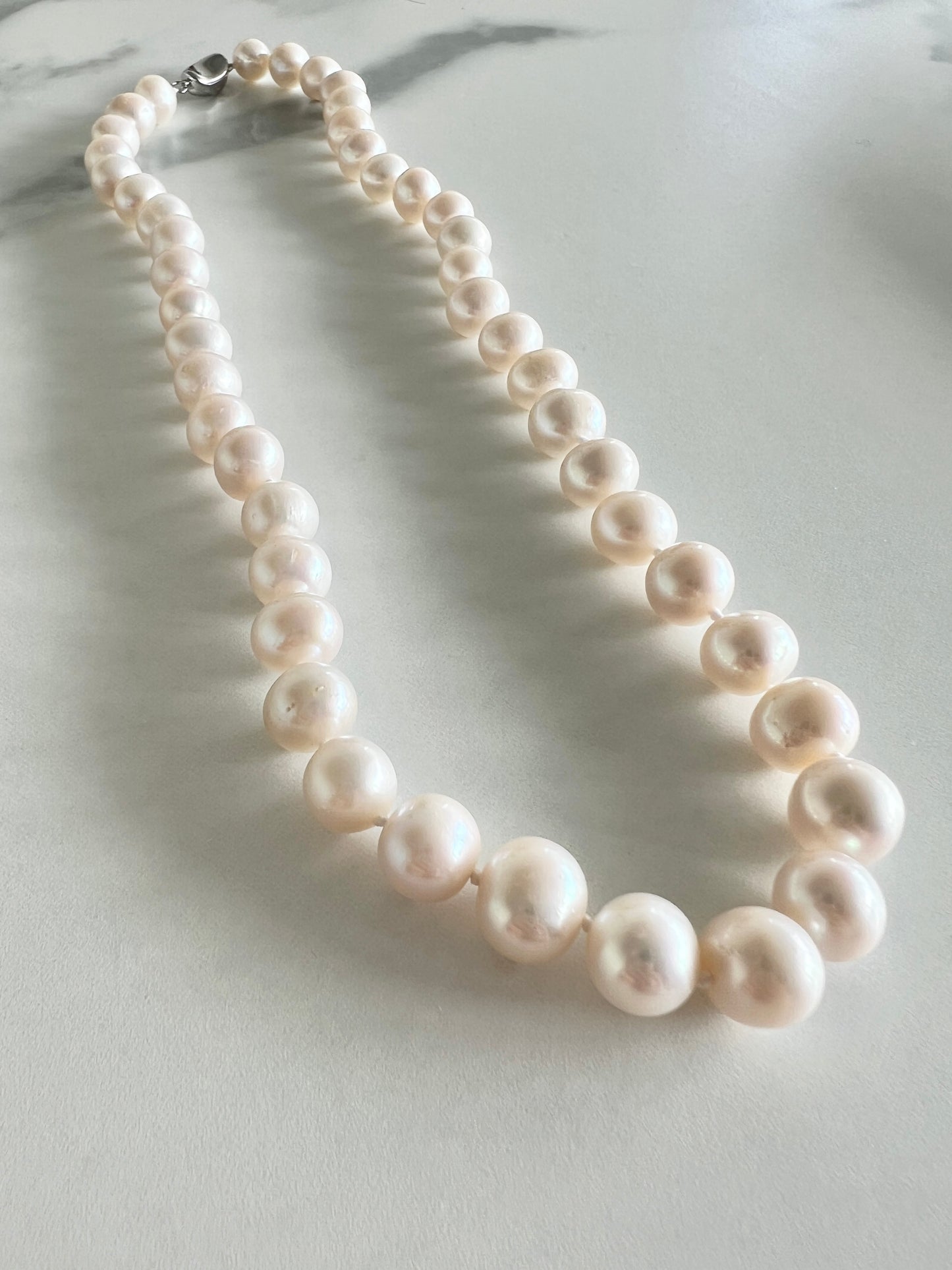 Elegant Classic Freshwater Pearl Necklace