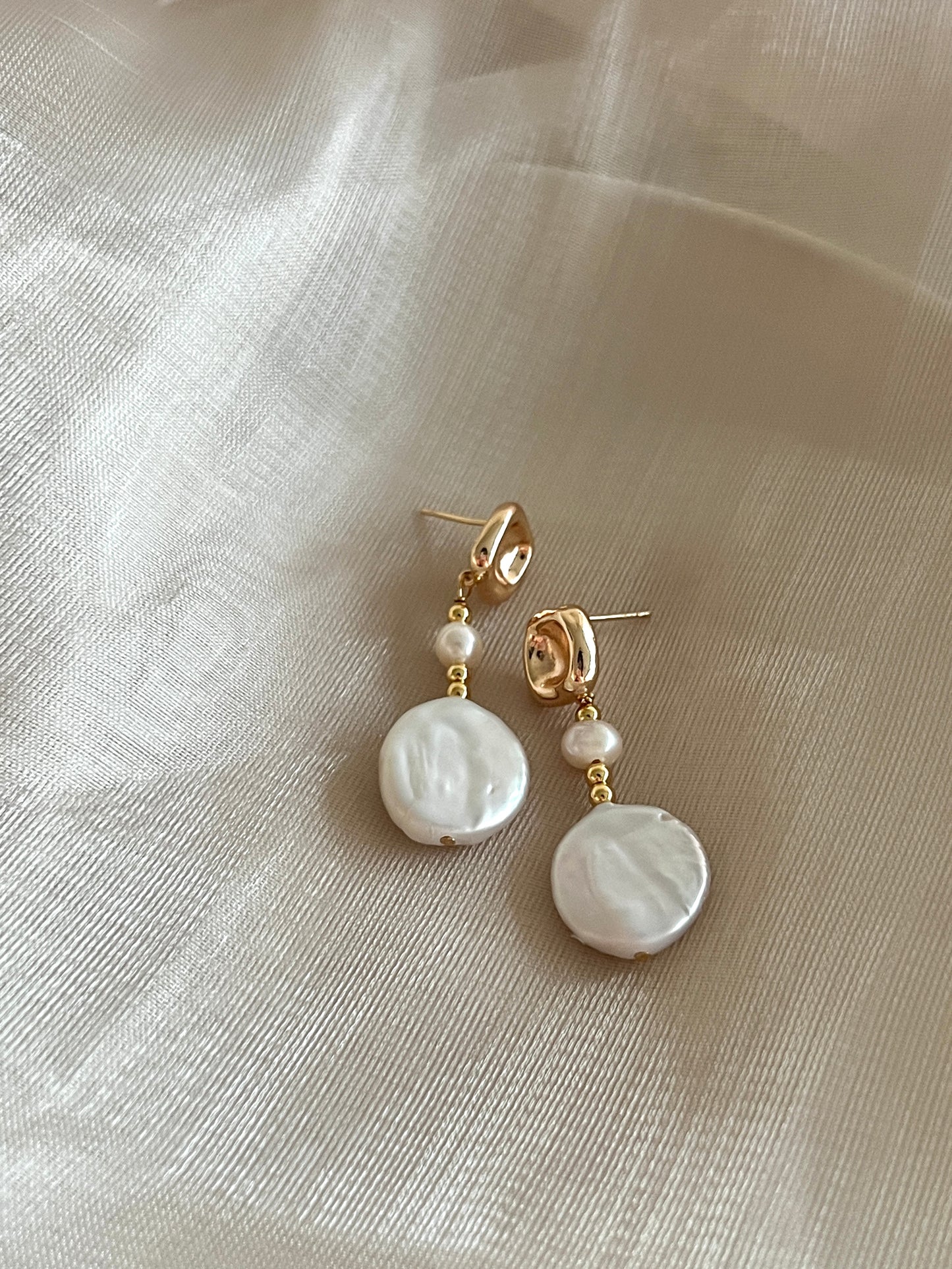 Oceanic Moana Pearl Earrings