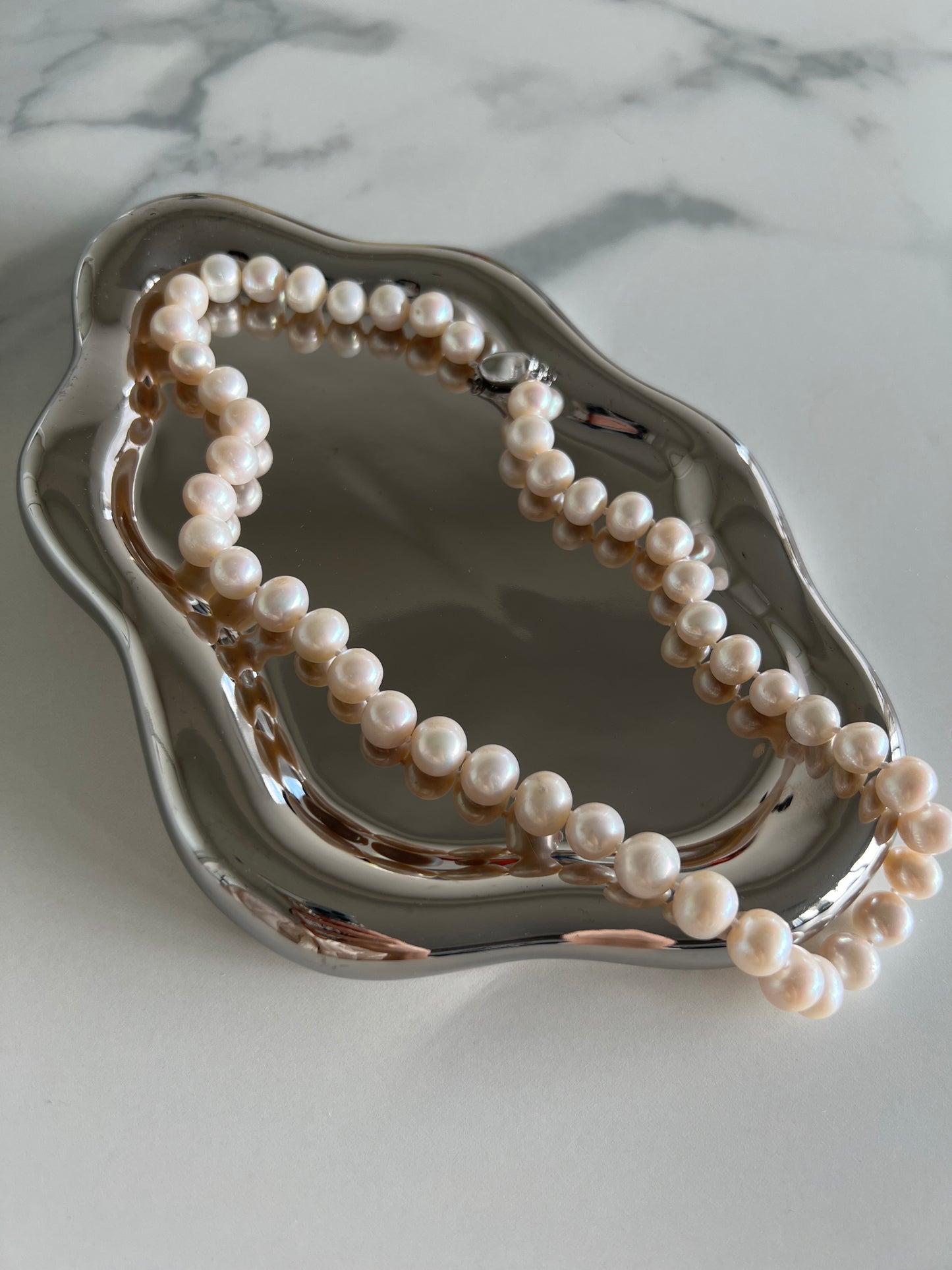 Elegant Classic Freshwater Pearl Necklace