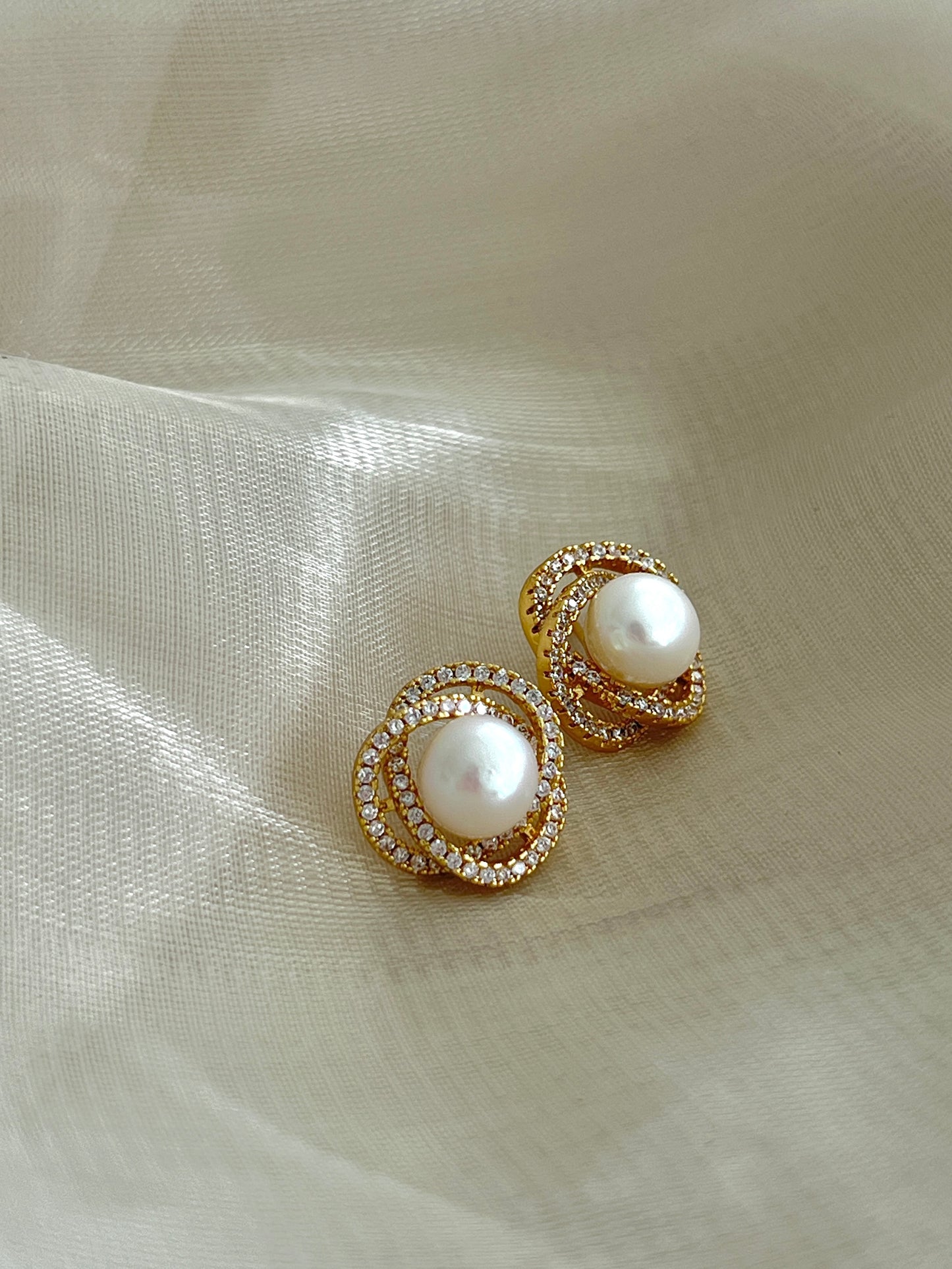 Starlight Nest Pearl Earrings