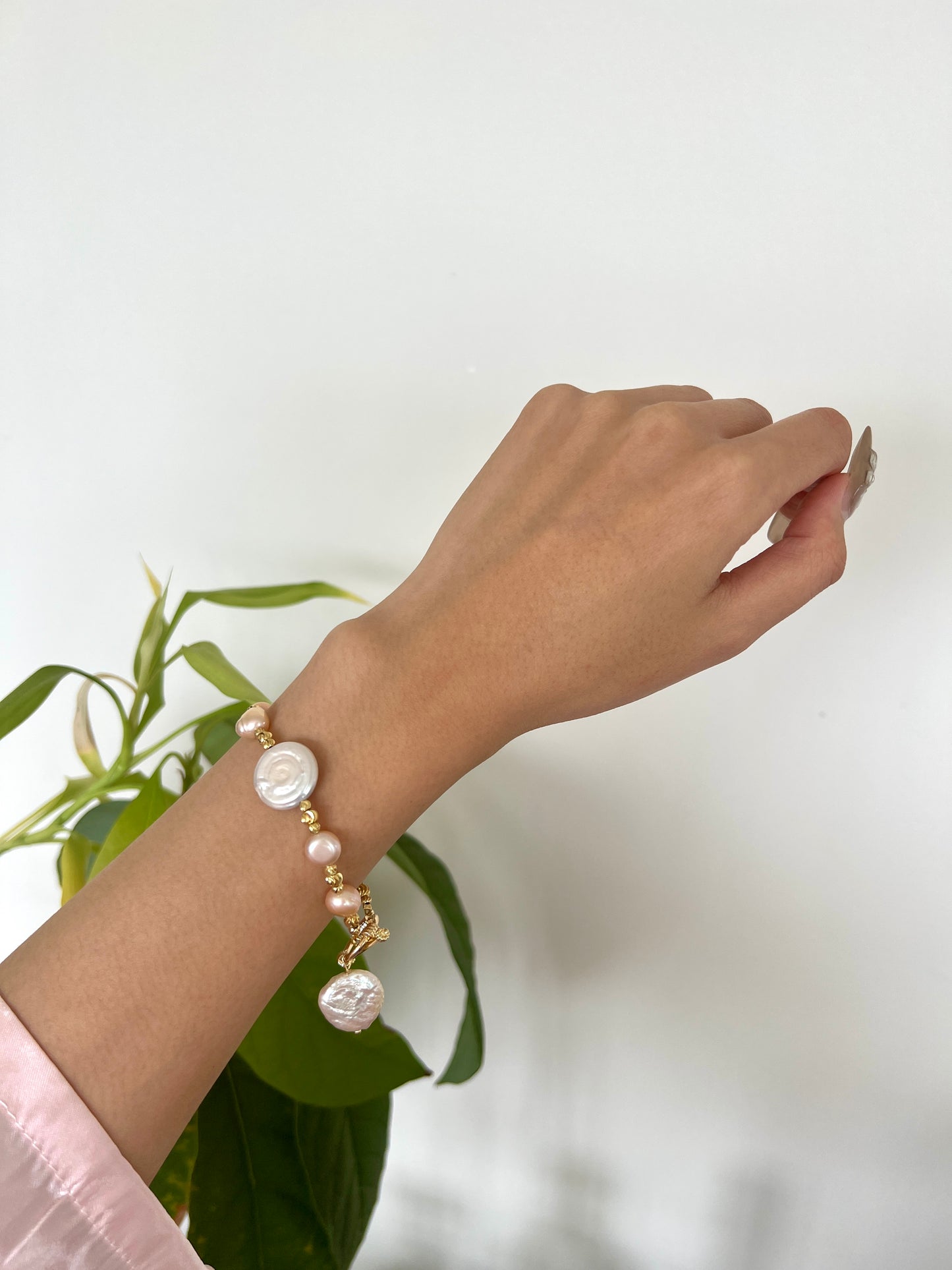 Golden Beaded Pink Baroque Pearl Bracelet