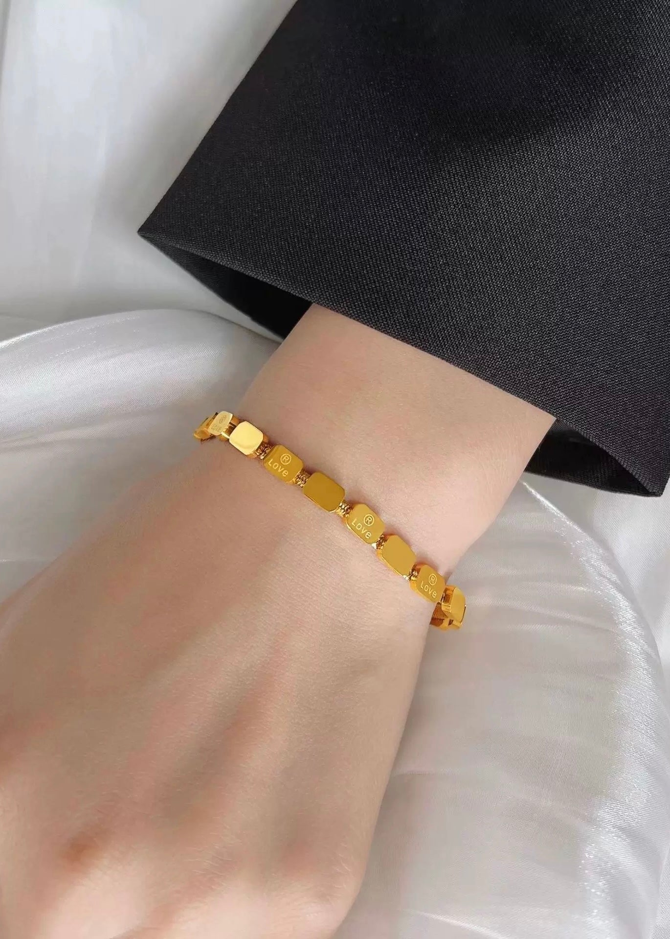 Love Golden Little Square Bracelet