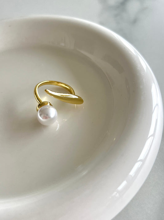 Golden Pearl Ring