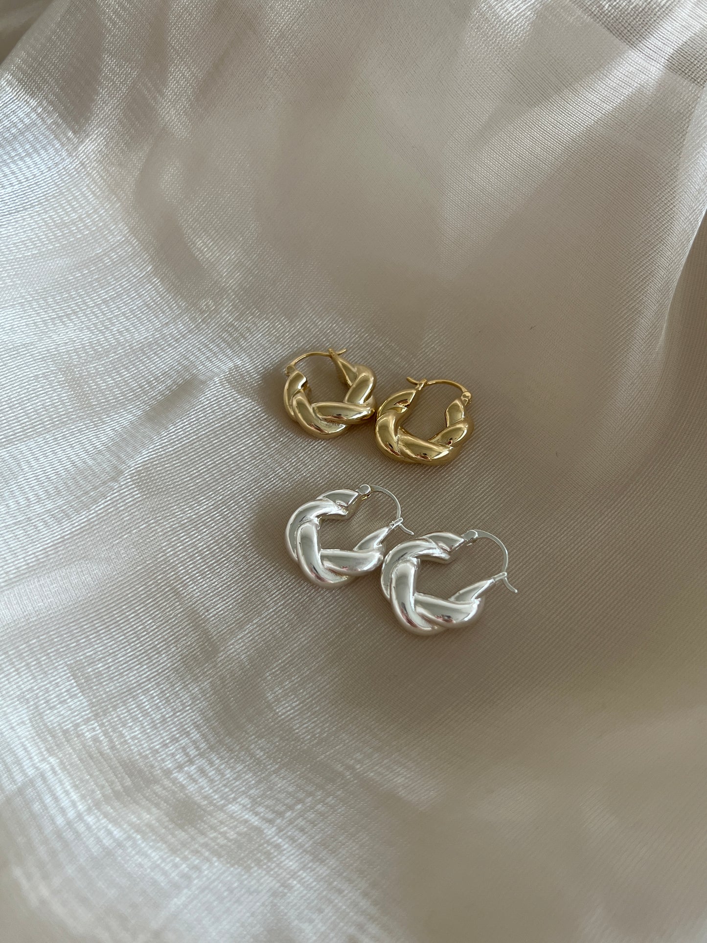 Twisted Chunky Hoops