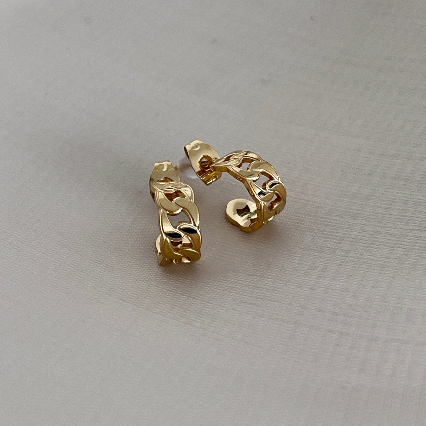 Small golden/silver hoops