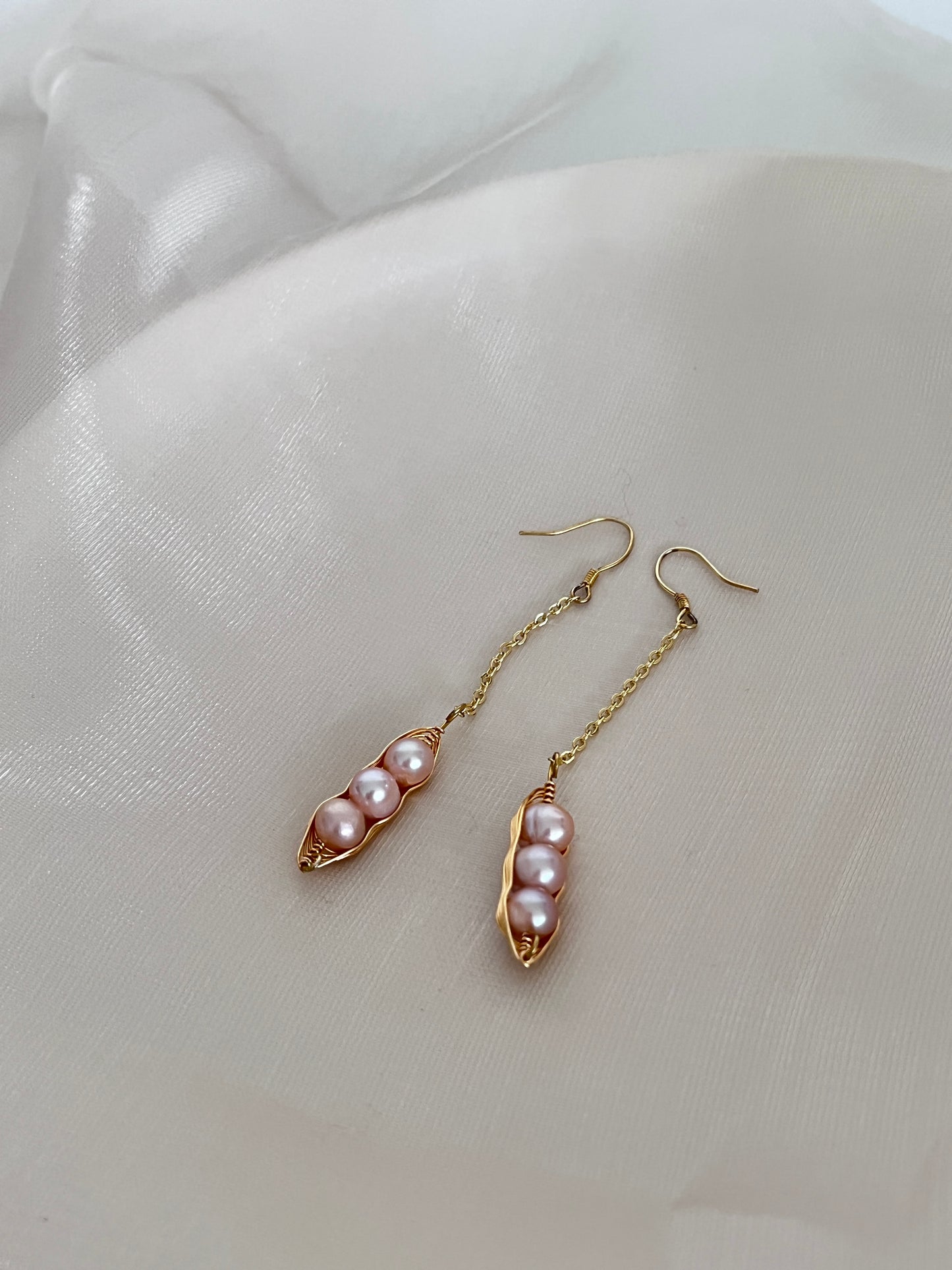 Peanuts pearl dangle earrings