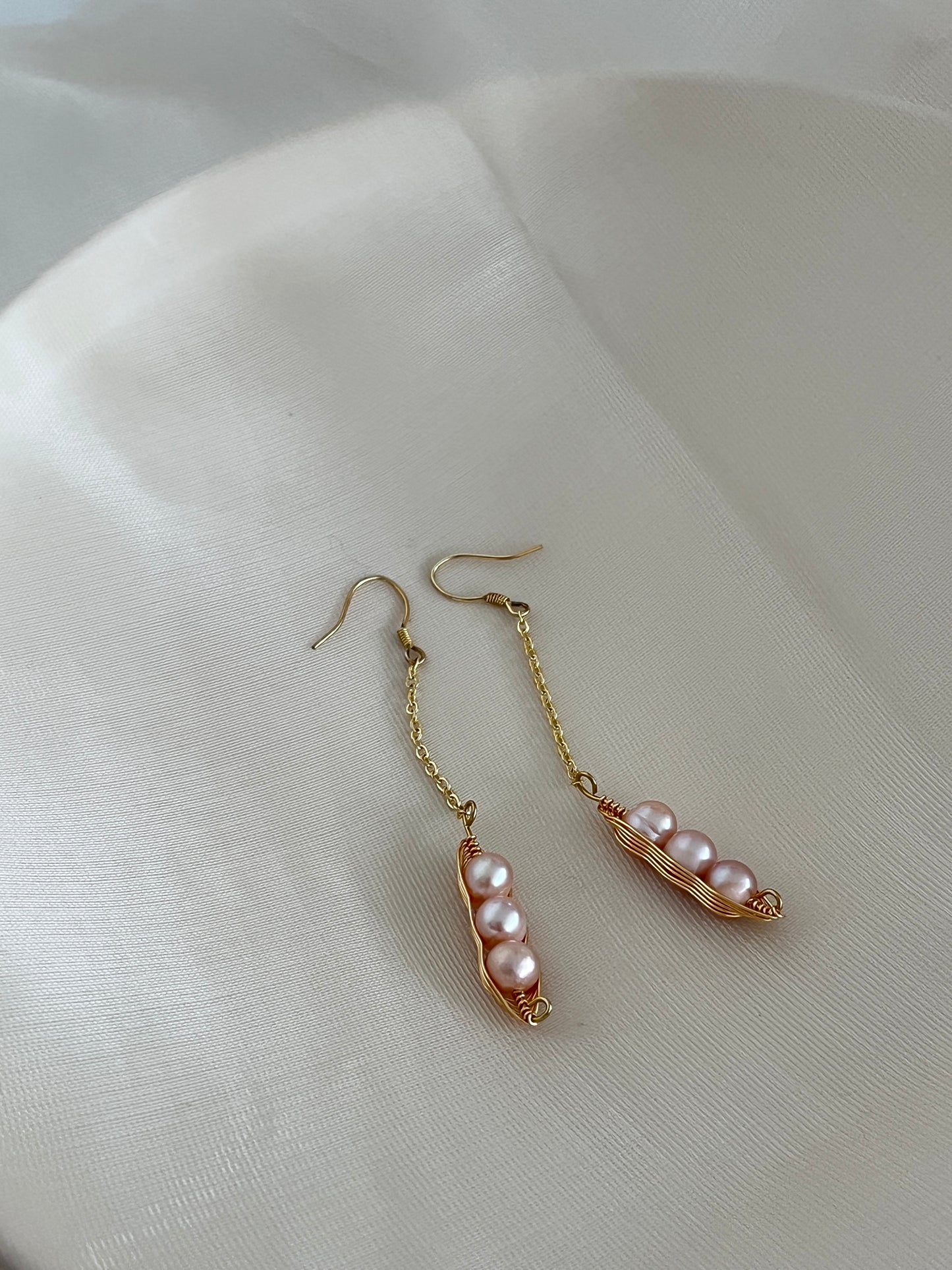 Peanuts pearl dangle earrings