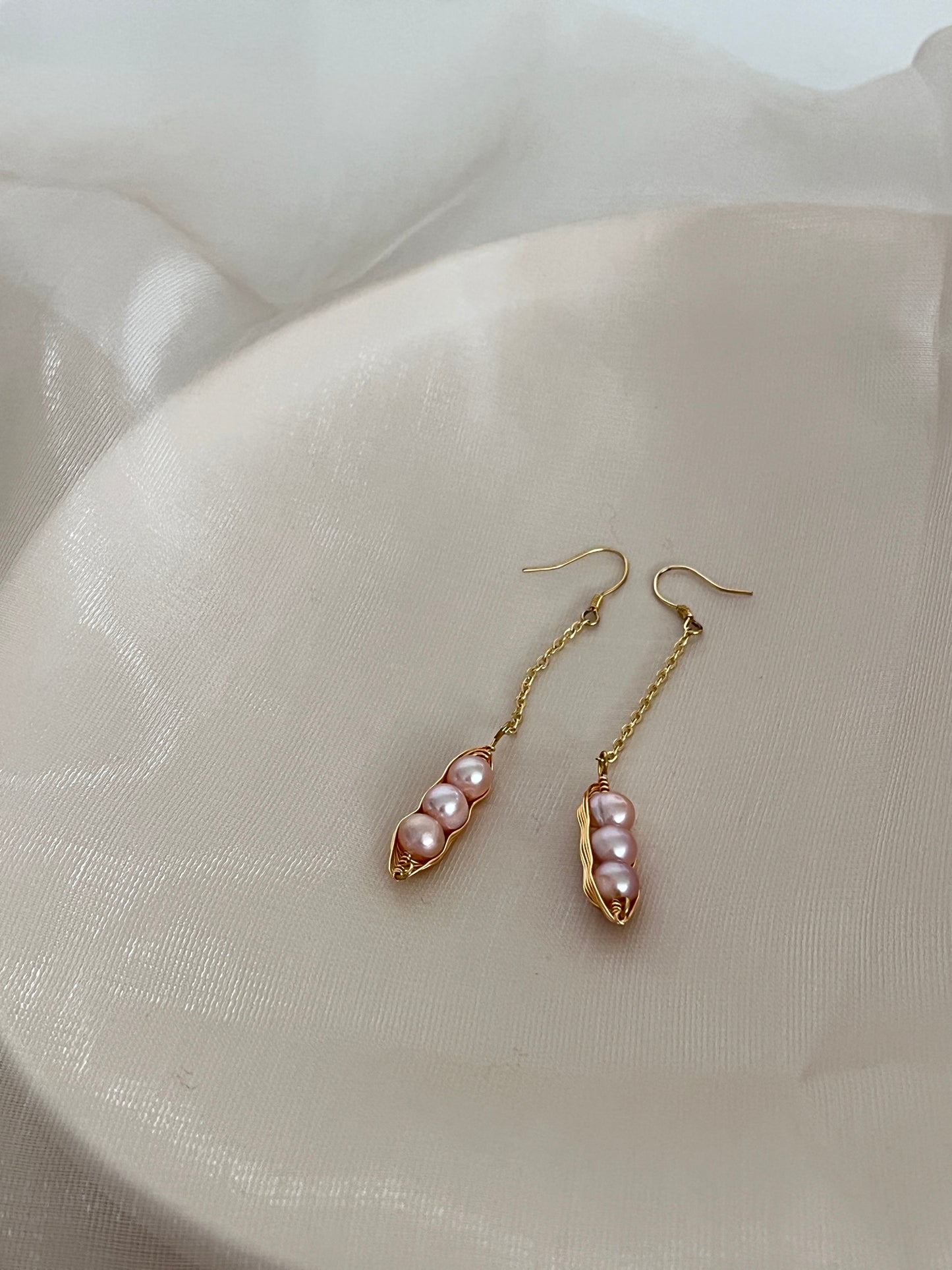 Peanuts pearl dangle earrings