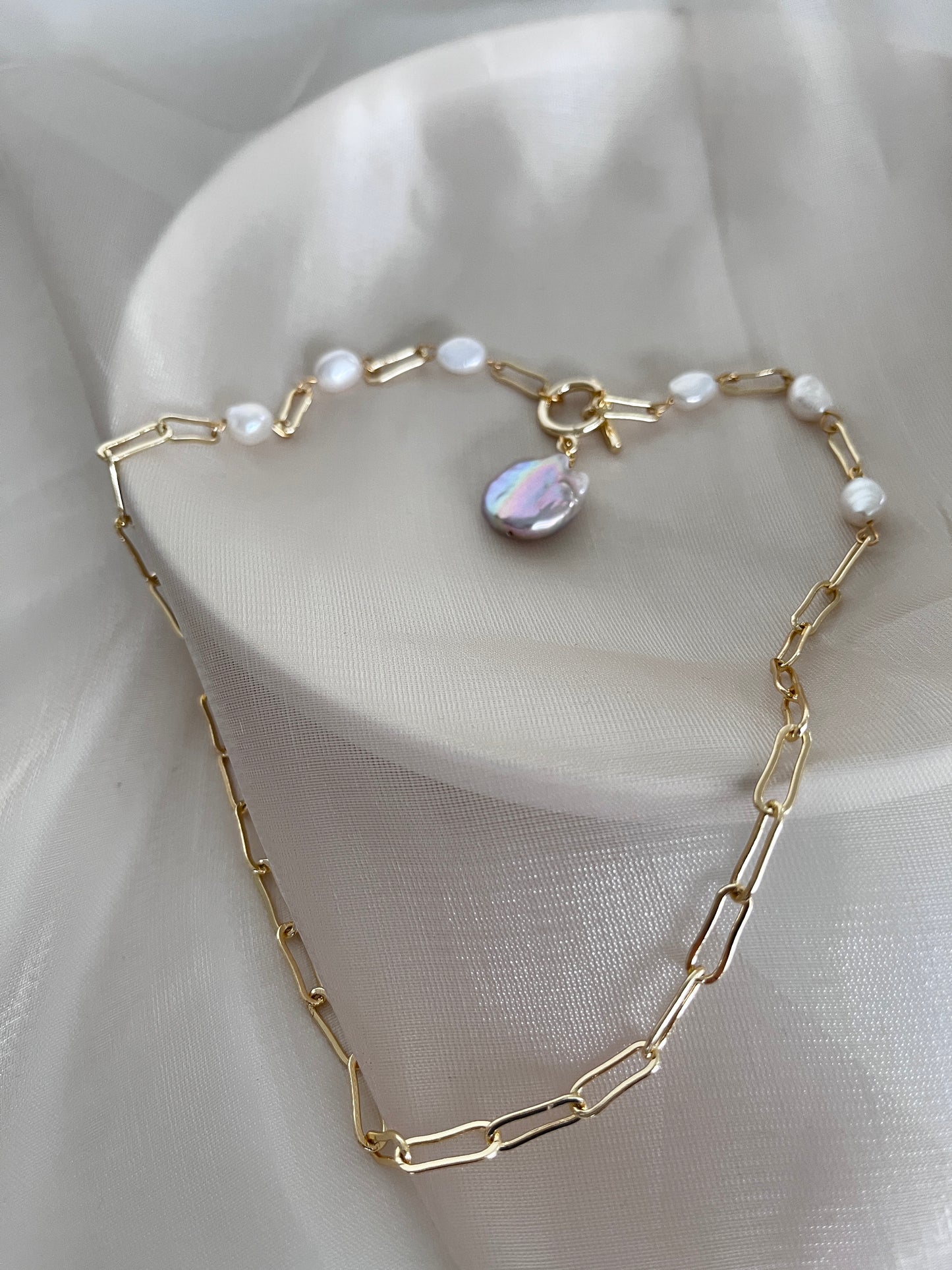 Gold chain baroque pearl necklace