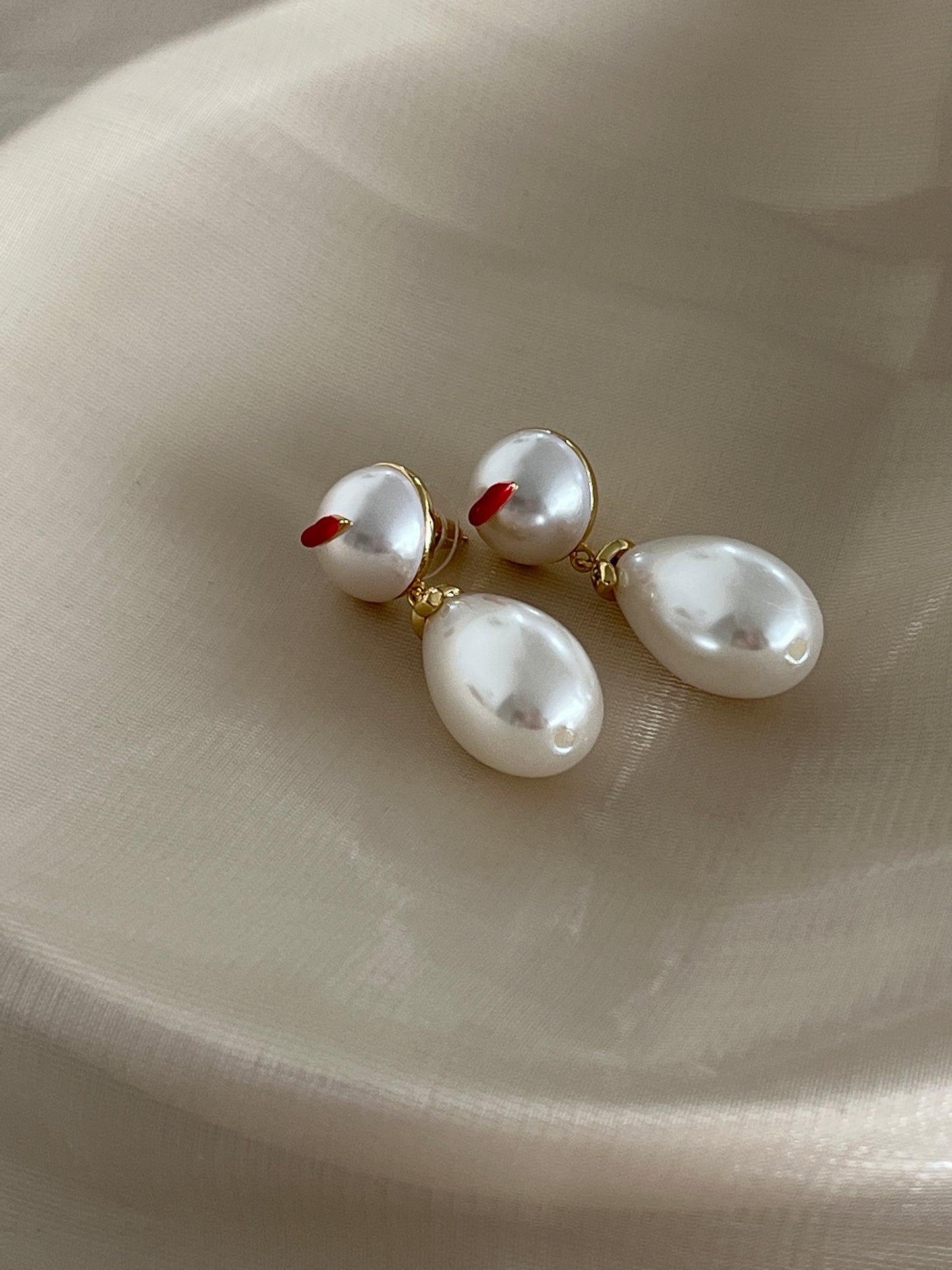 Lip Pearl Earrings