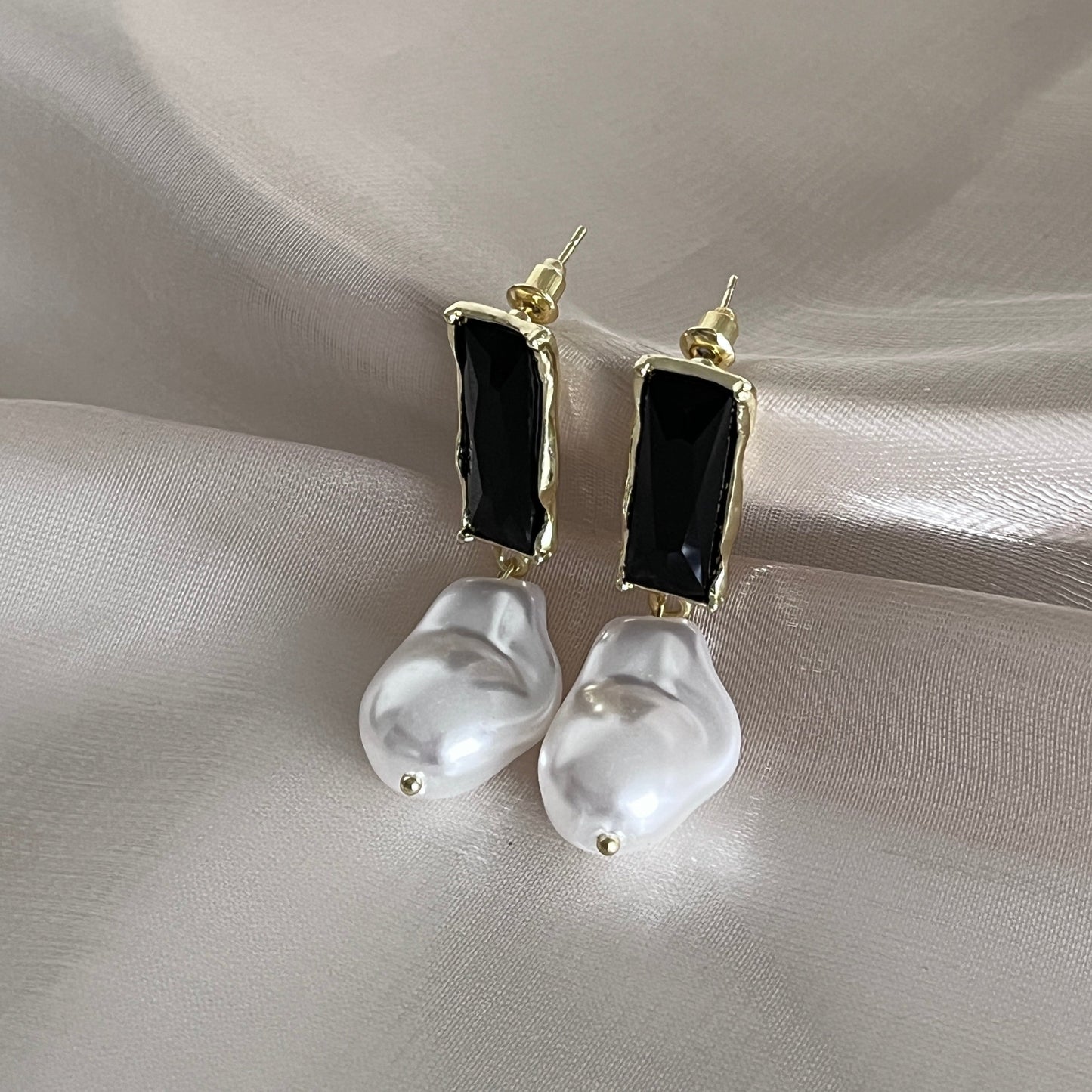 Baroque Pearl Dangle Earrings