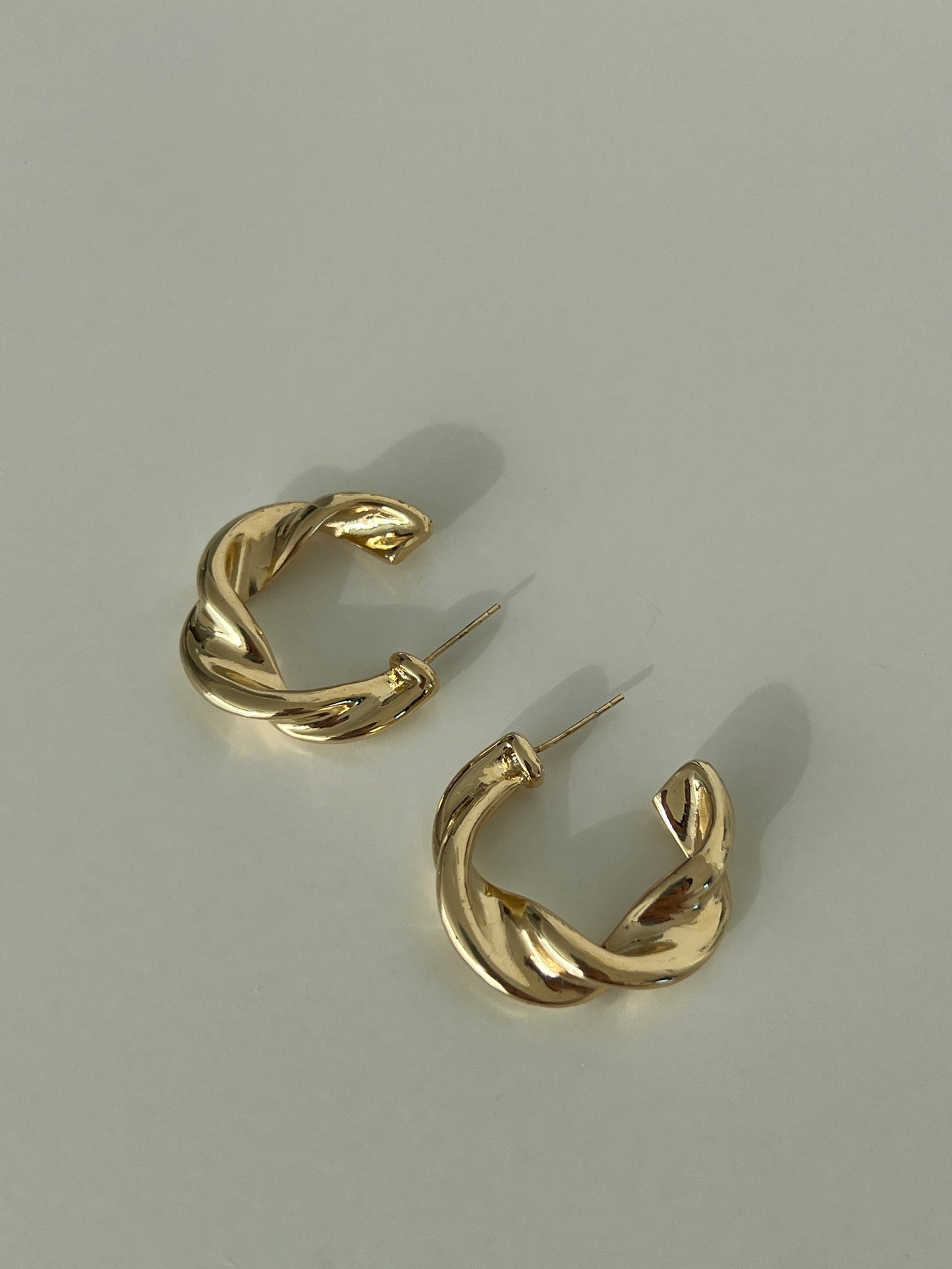 Twisted Hoops earrings