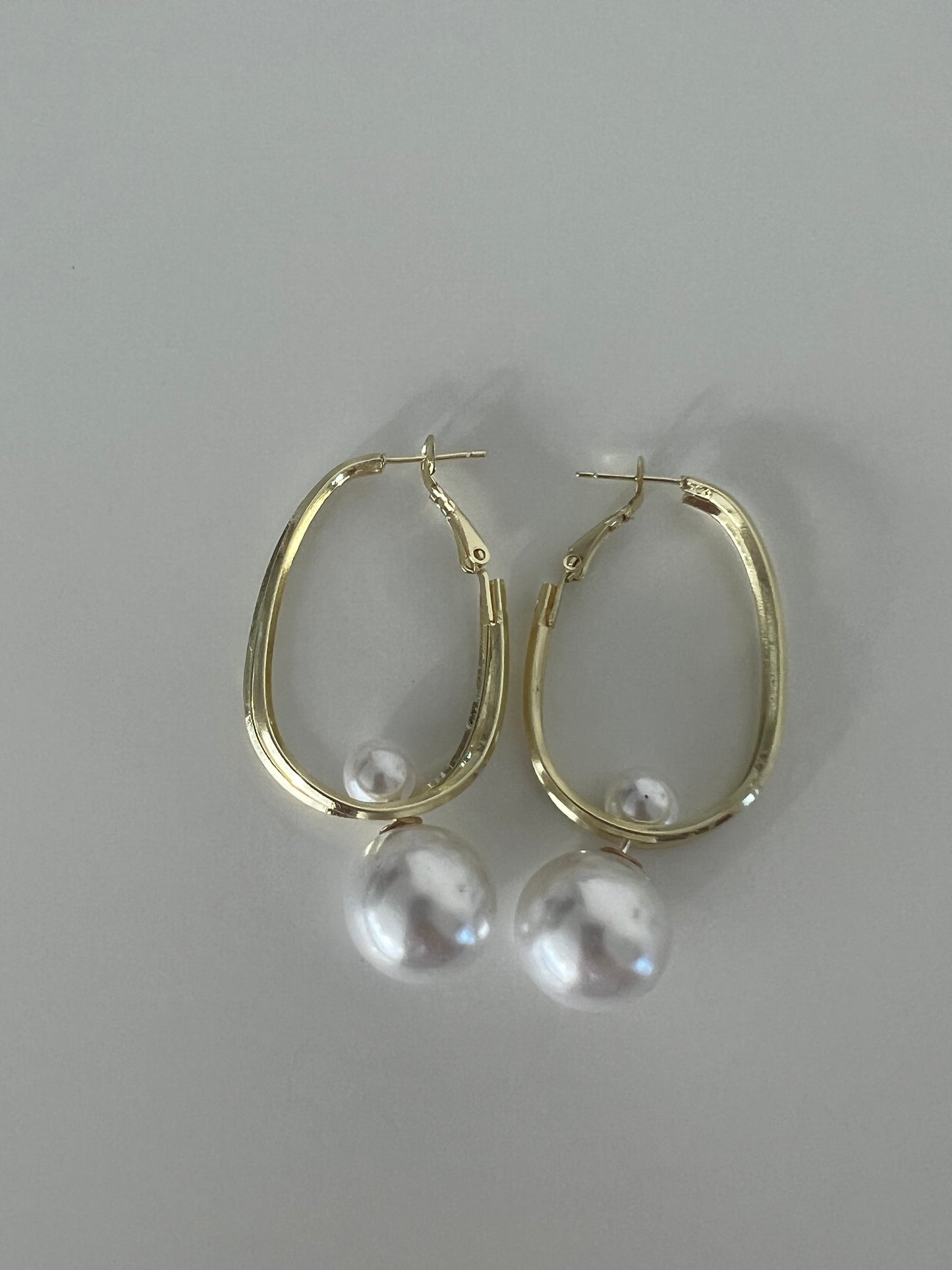 Golden hoop with Pearls