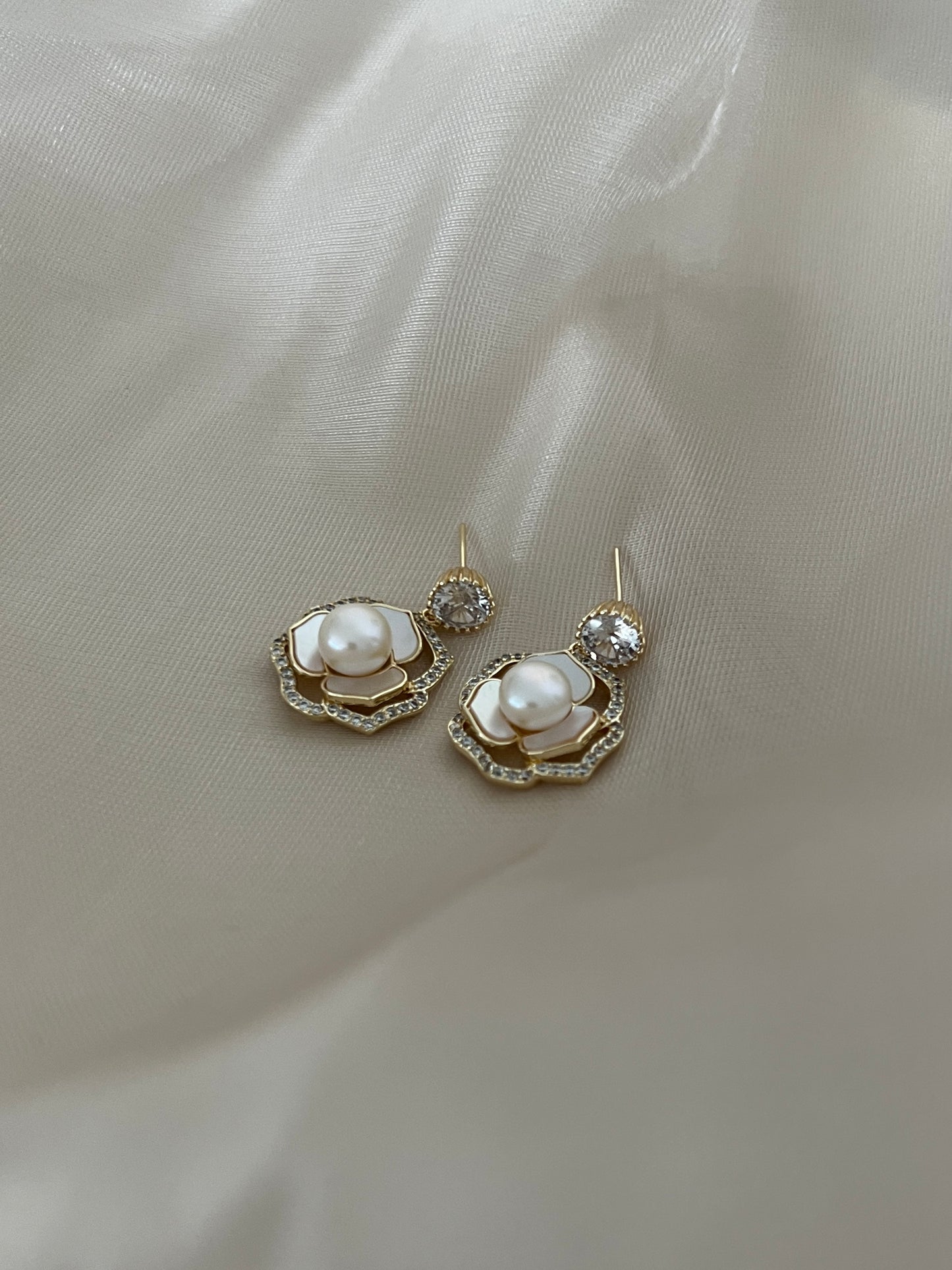 Rosie dainty Pearl Earring