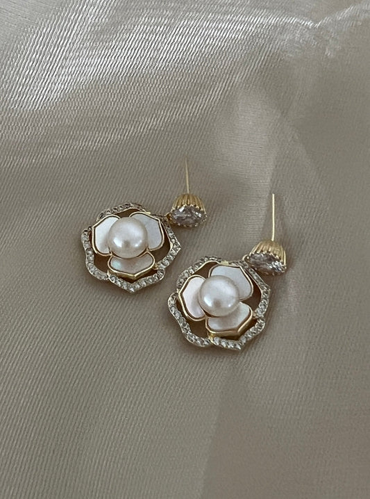 Rosie dainty Pearl Earring