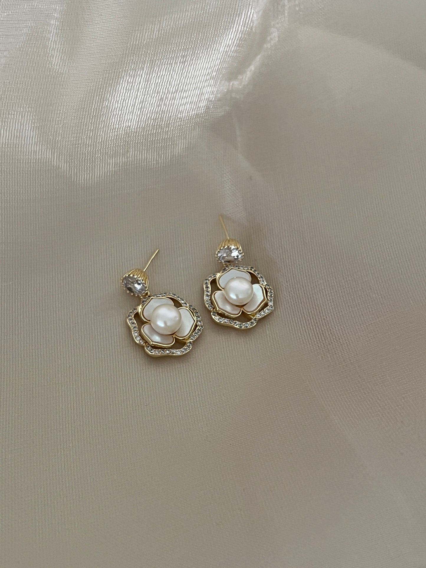 Rosie dainty Pearl Earring