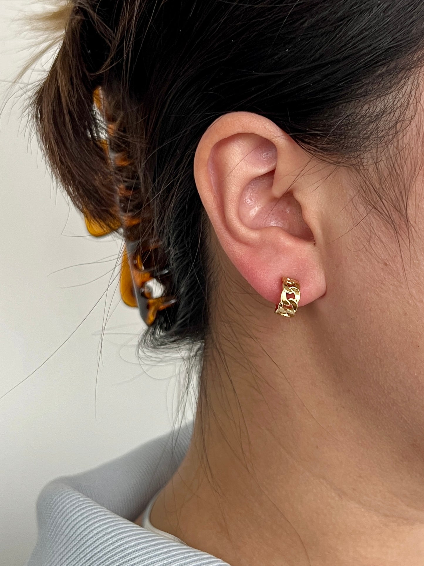 Small golden/silver hoops