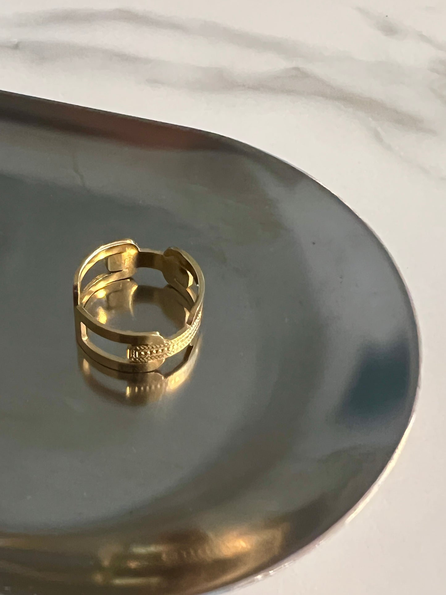 Golden Simplicity Link Ring